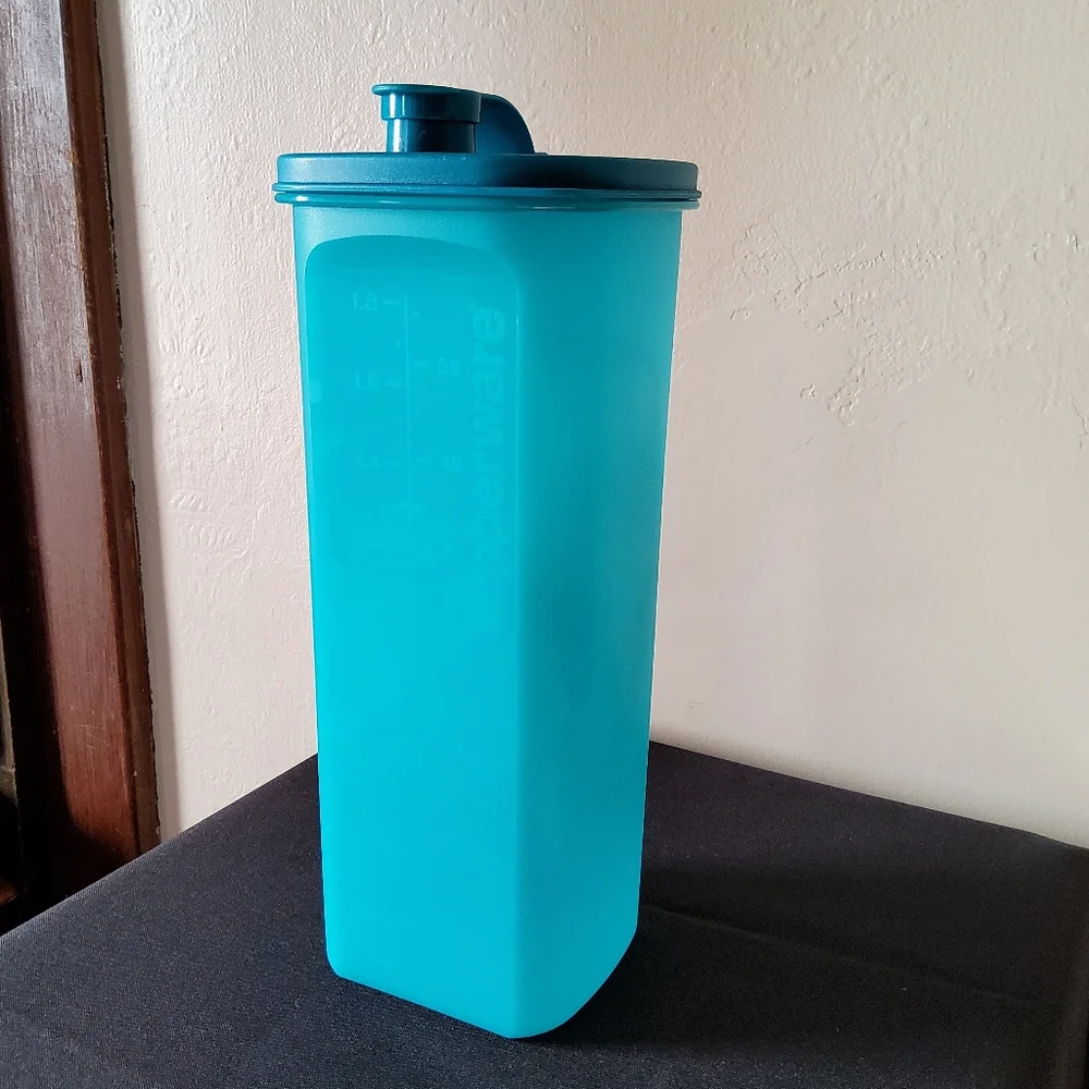 Tupperware Aqua Fresh Container - Picture 1 of 3
